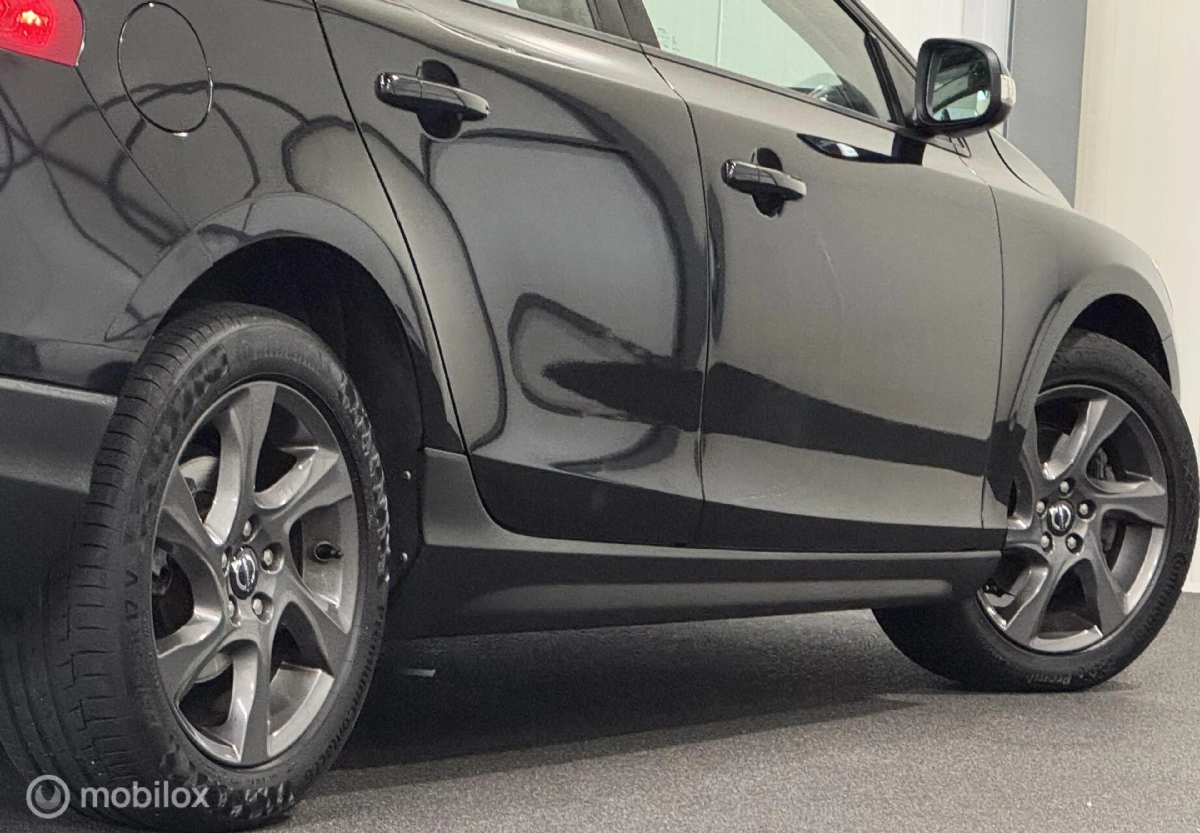 Volvo V40 Cross Country 1.6 D2 Momentum — photo 14