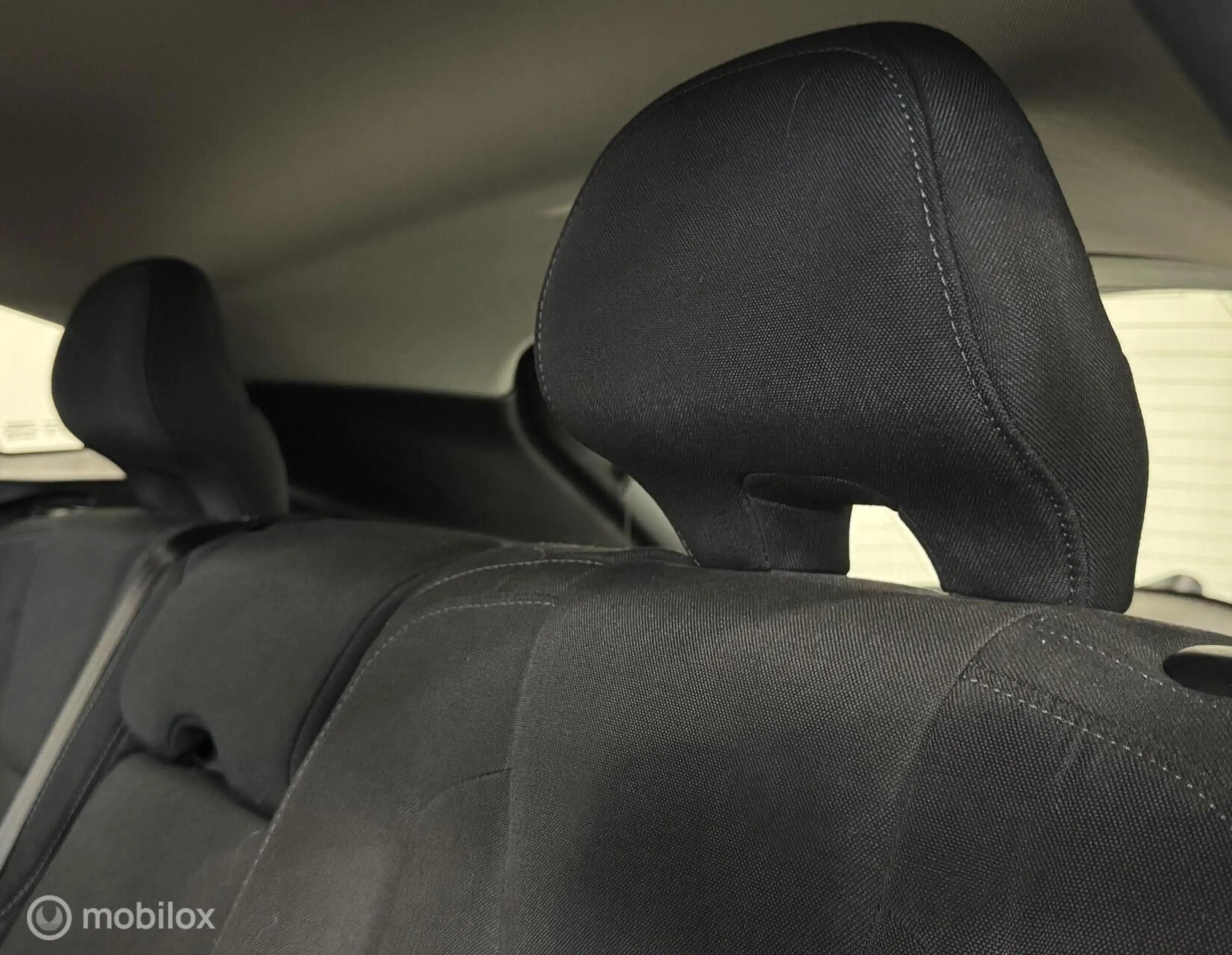 Volvo V40 Cross Country 1.6 D2 Momentum — photo 10