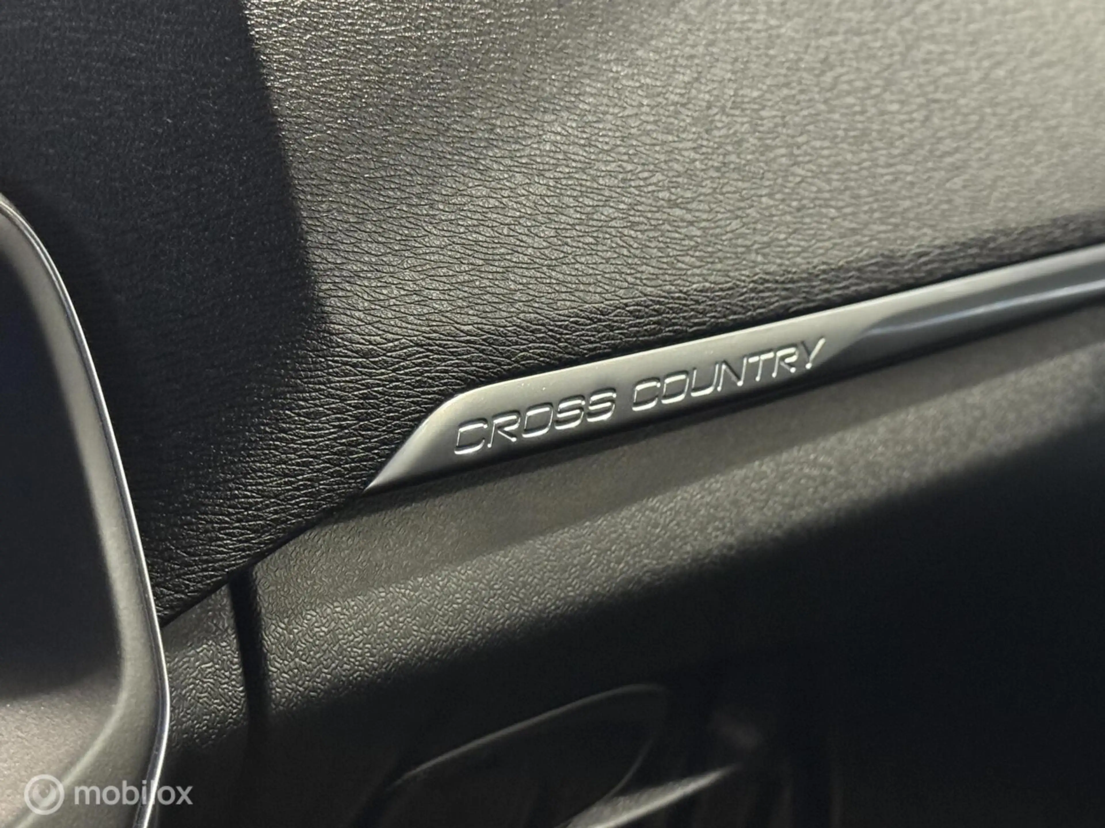 Volvo V40 Cross Country 1.6 D2 Momentum — photo 26