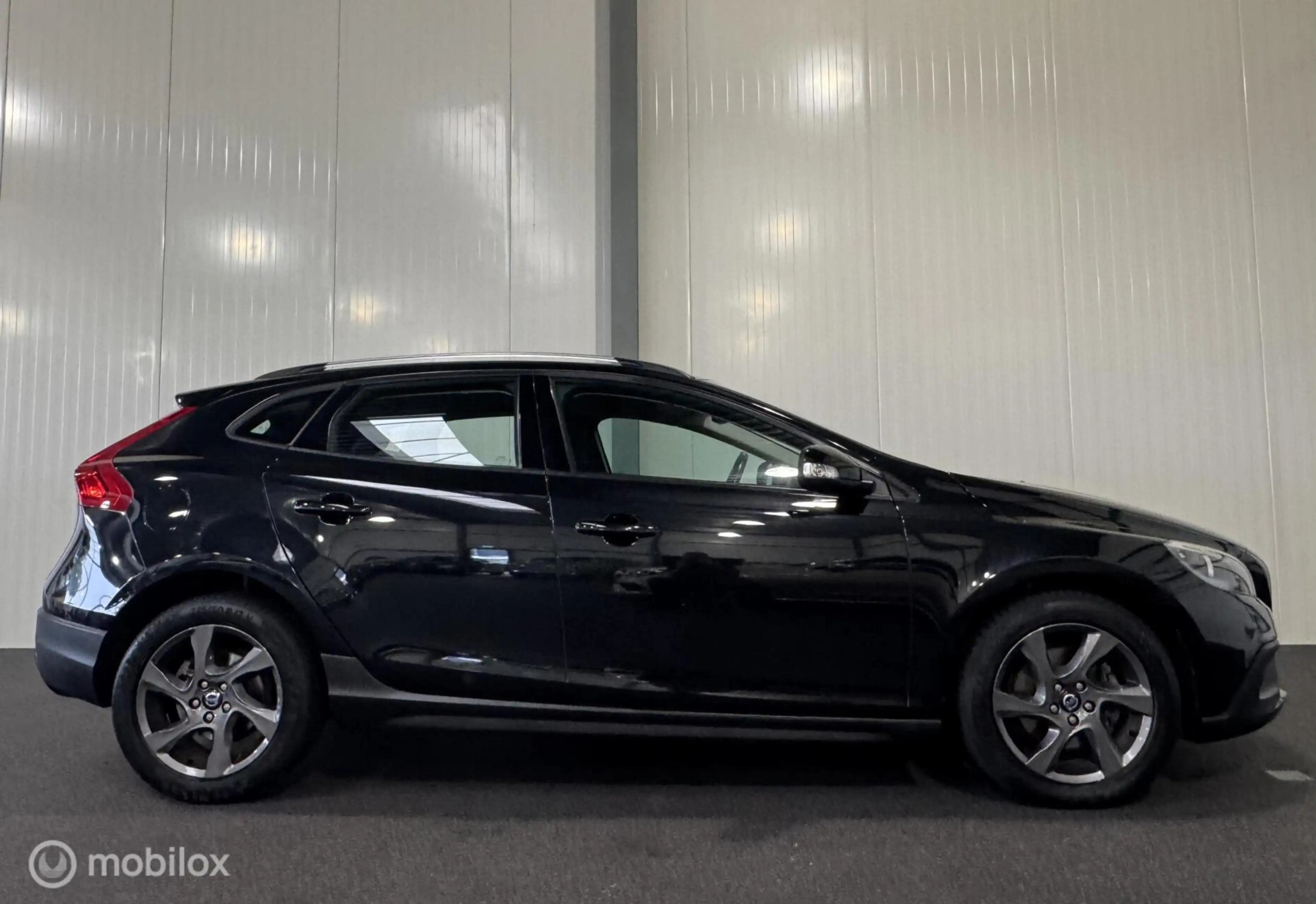 Volvo V40 Cross Country 1.6 D2 Momentum — photo 5