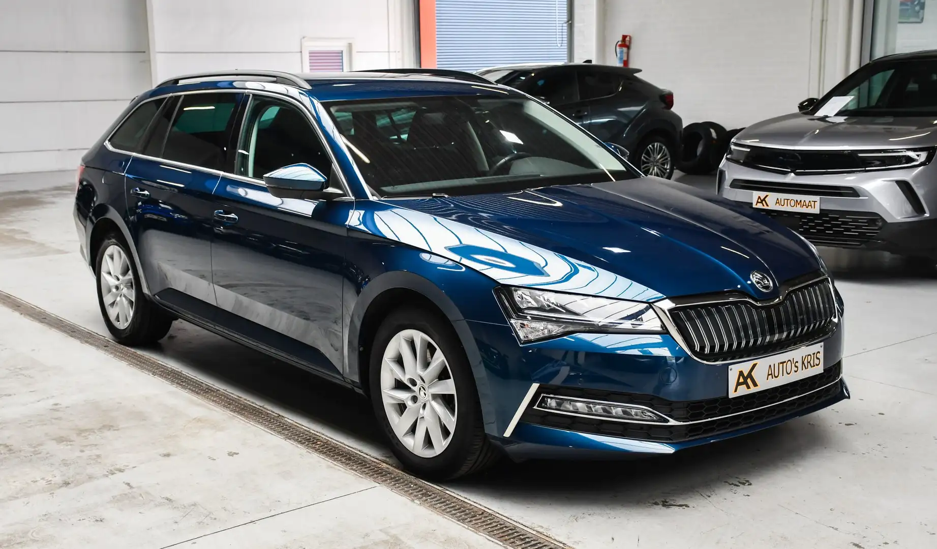 Skoda Superb SW 1.4 TSI PHEV Style DSG - NAVI / CAMERA / PDC/CC Bleu - 2