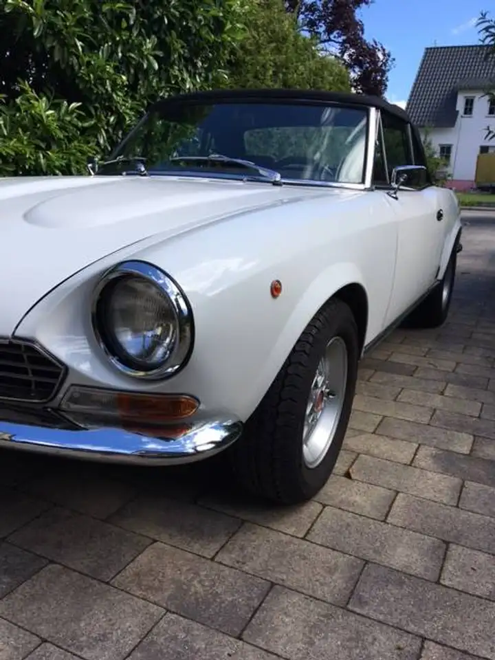 Fiat 124 Spider Cabrio, foto 3