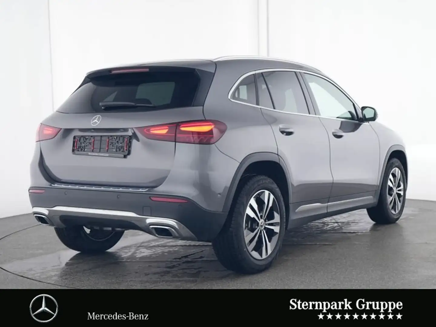 Mercedes-Benz GLA 180 GLA 180 Progressive Advanced Totw.Ass+Sound+360° Grau - 2