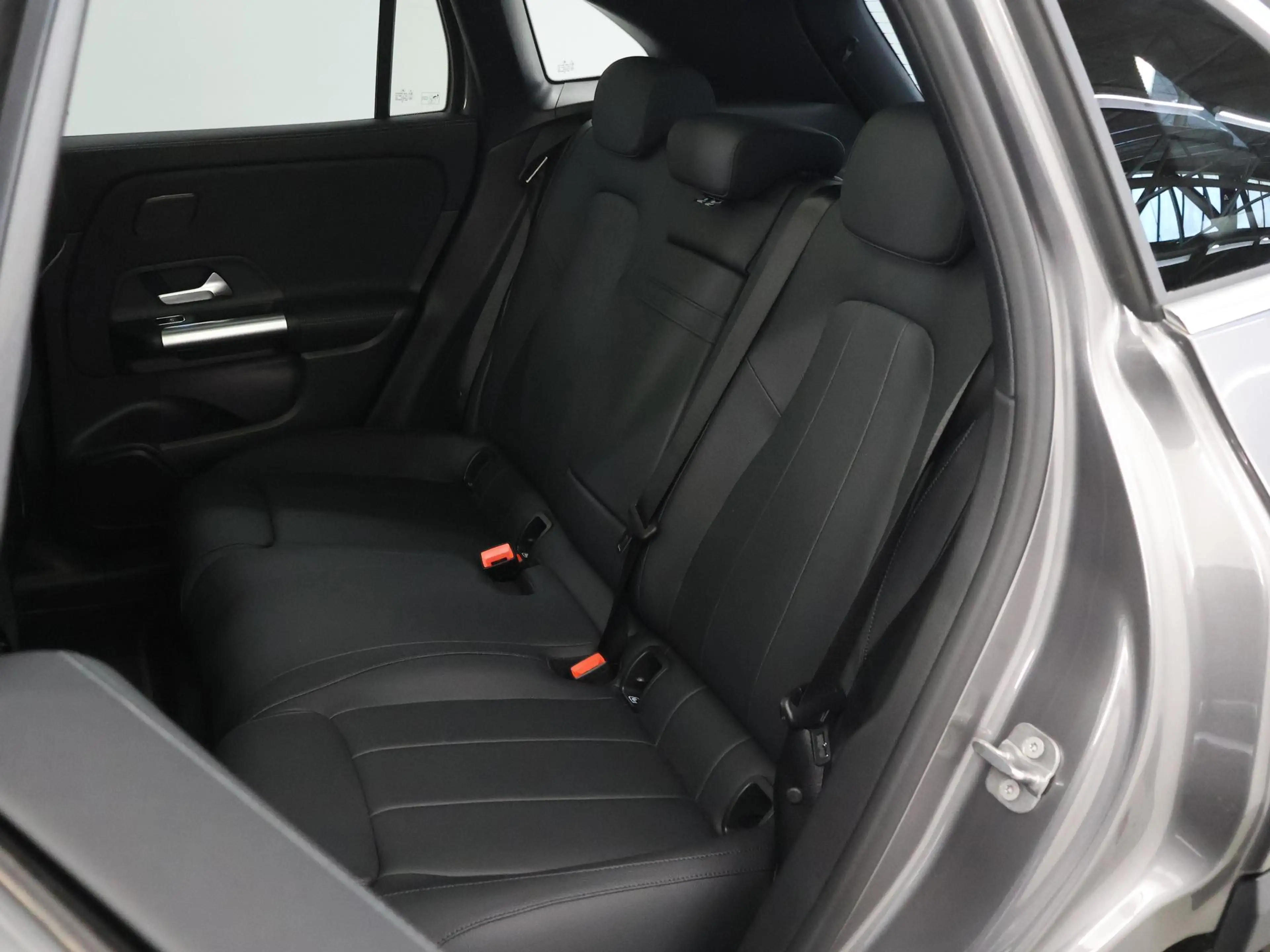 Mercedes-Benz EQA 250 250+ Business Solution Luxury 71 kWh | Panoramasch — photo 11