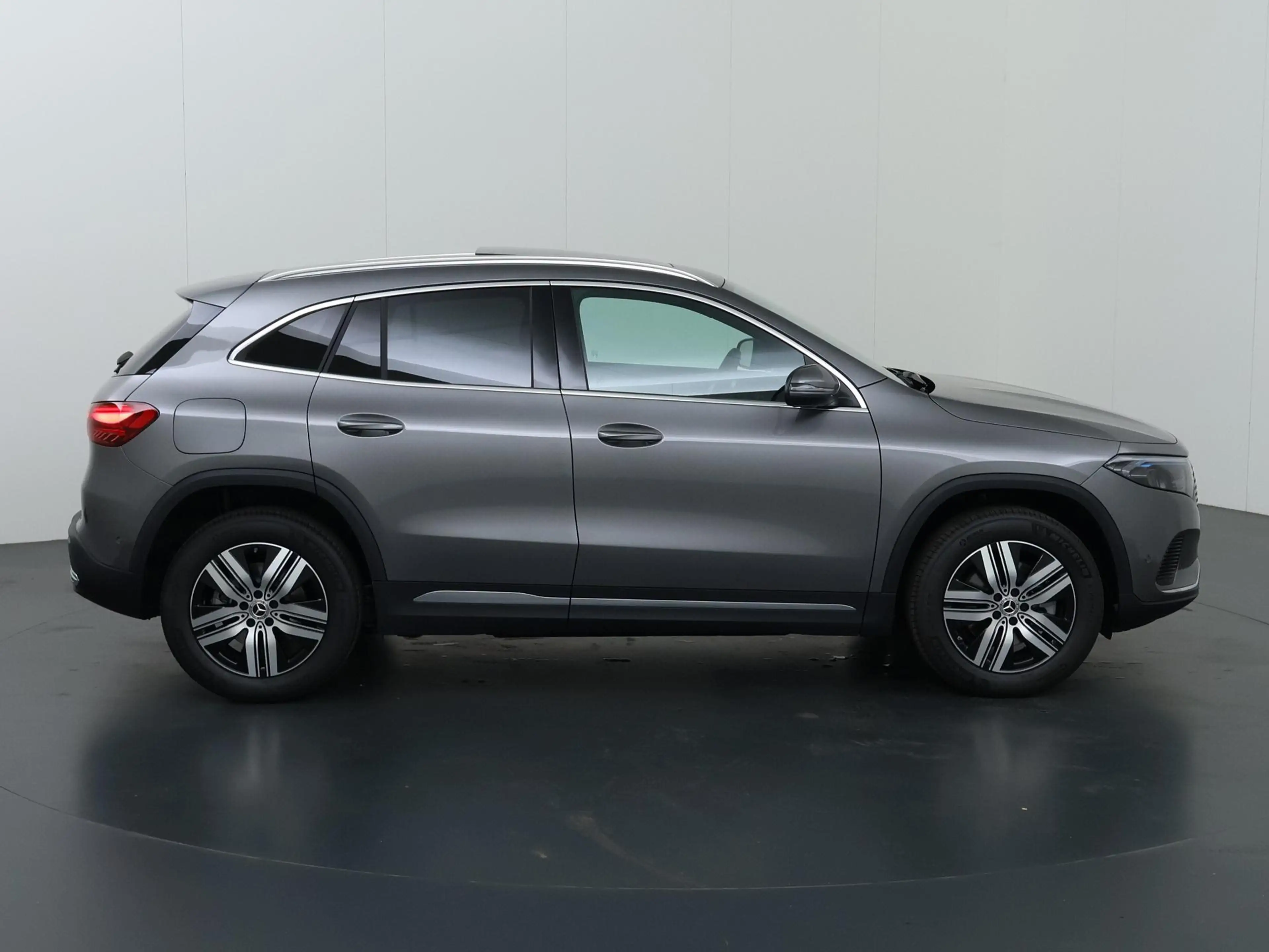 Mercedes-Benz EQA 250 250+ Business Solution Luxury 71 kWh | Panoramasch — photo 6