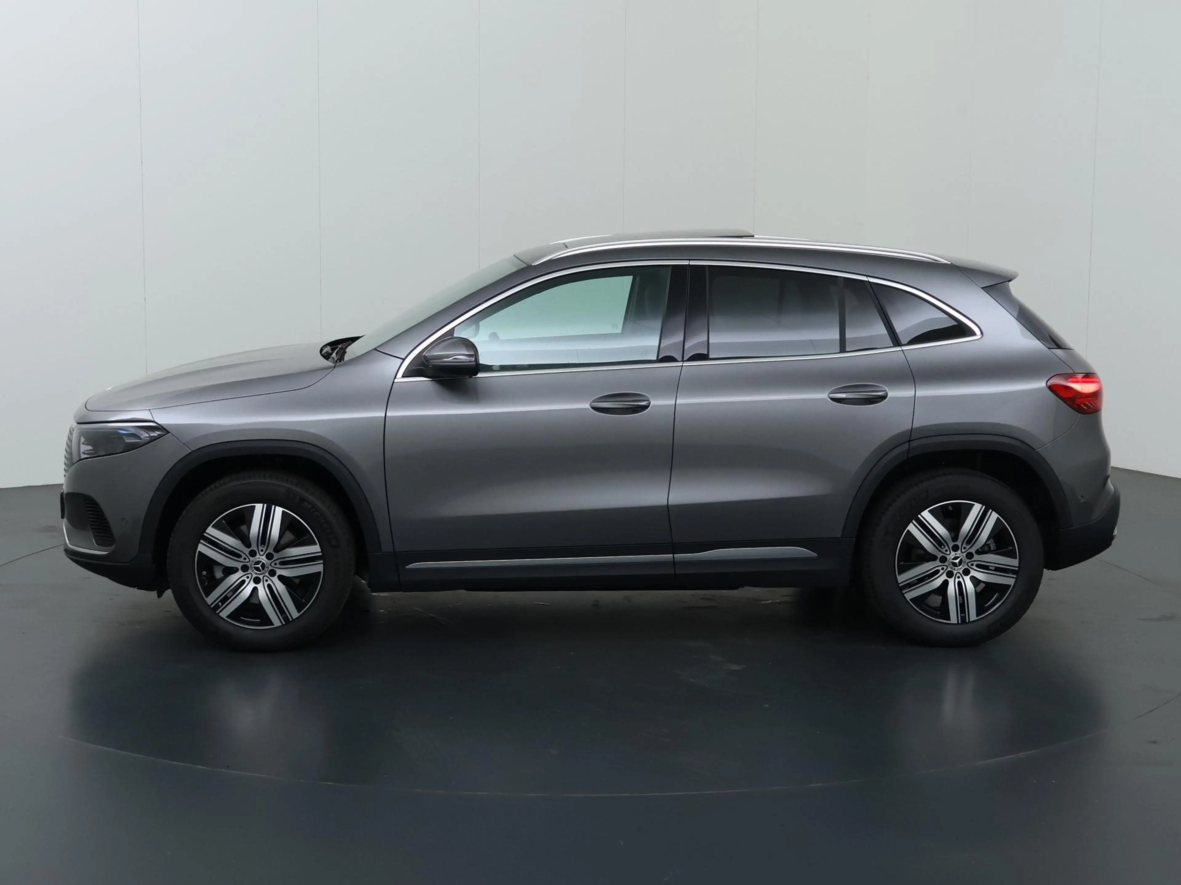 Mercedes-Benz EQA 250 250+ Business Solution Luxury 71 kWh | Panoramasch — photo 5
