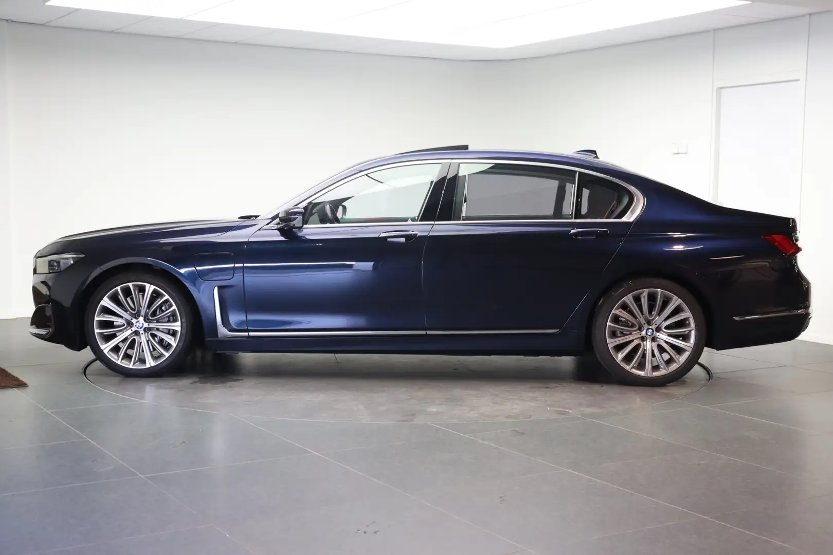BMW 745 7 Serie 745Le xDrive High Executive / Panoramadak Синій - 2