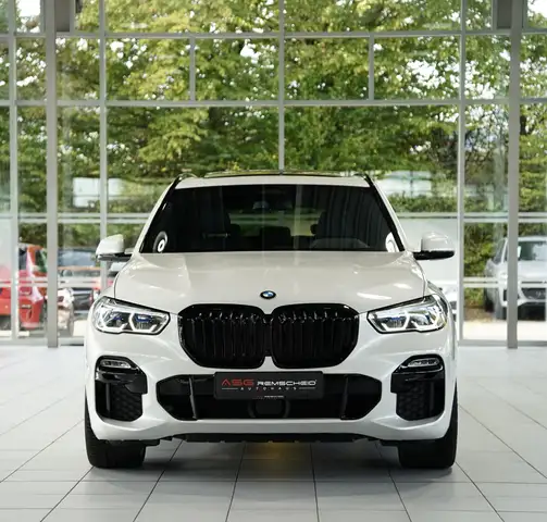 BMW X5 view 4