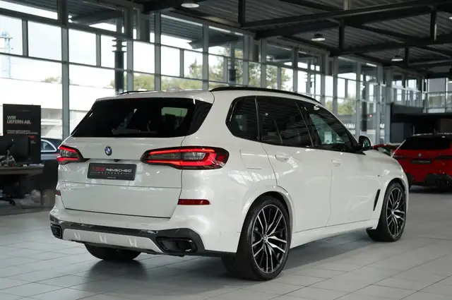 BMW X5 view 8