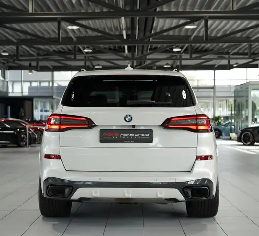 BMW X5 view 9