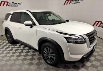 S V6 4x4 | Accident Free | 8 Passenger | Android/A