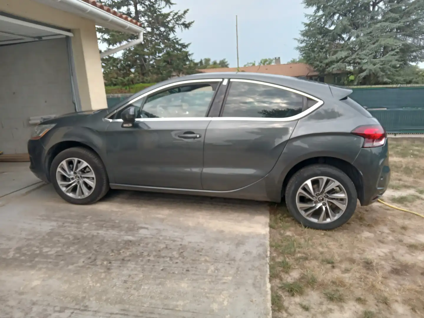 Citroen DS4 DS4 HDi 135So Chic Gris - 1