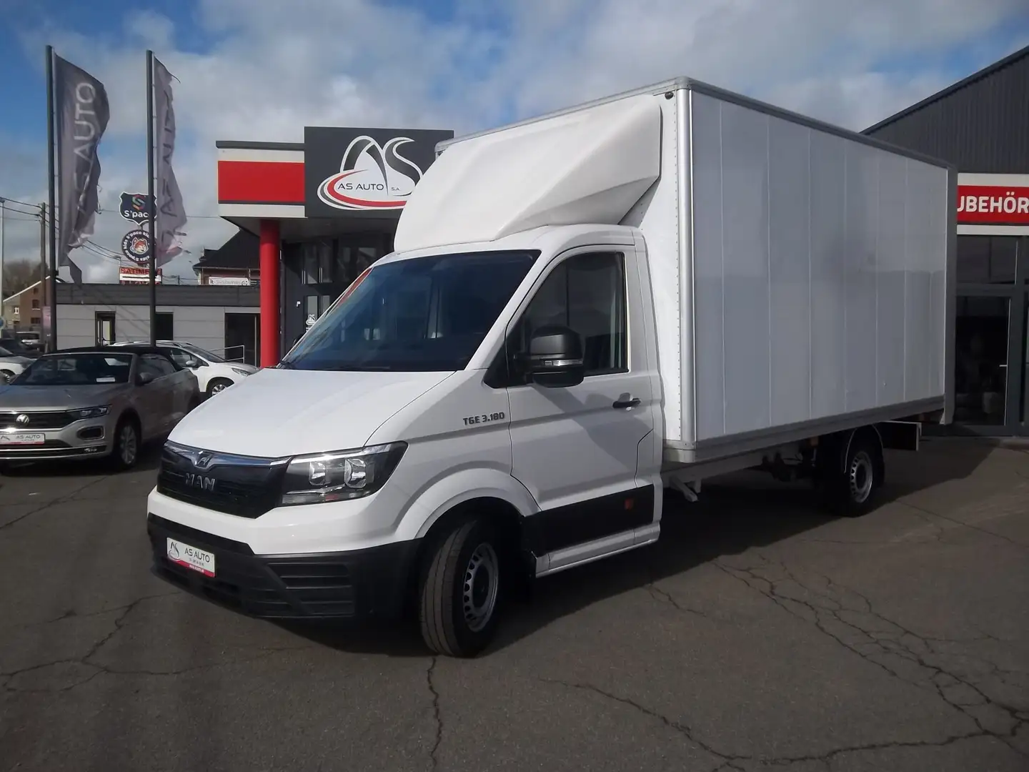 MAN TGE 2.0 TDi 177cv Long Chassis 3180mm Lift 500Kg Blanc - 1