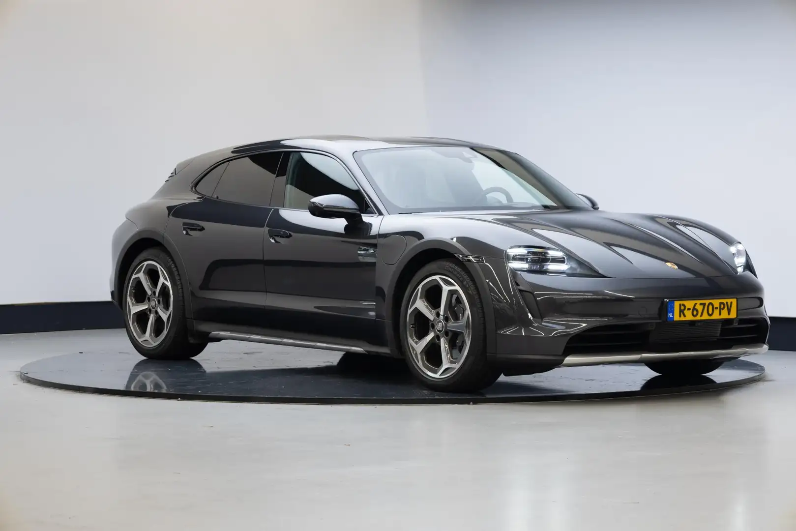 Porsche Taycan Cross Turismo 4 93 kWh Gri - 1