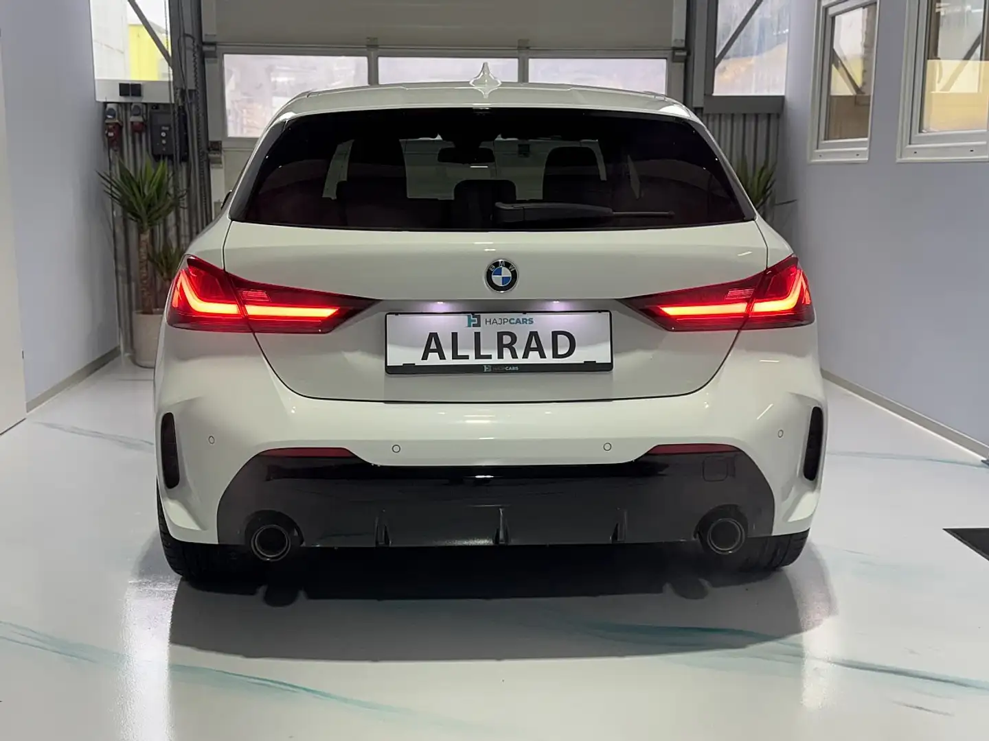 BMW 120 d xDrive Automatik / ALLRAD / Winter REIFEN Akt... Weiß - 2