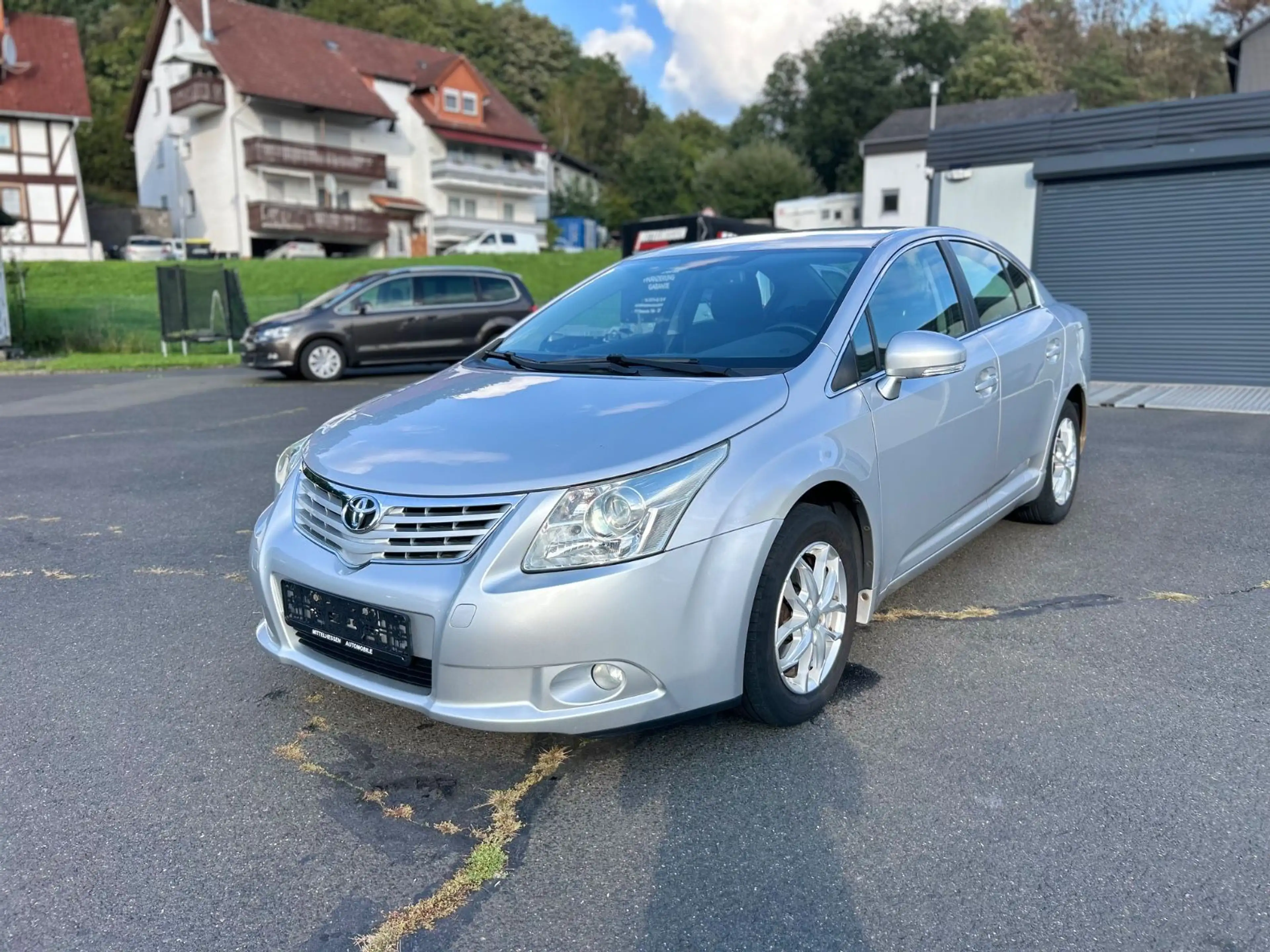 Toyota Avensis Limo. 1.8 2.HAND/AUTOMATIK/SHZG/TÜV NEU