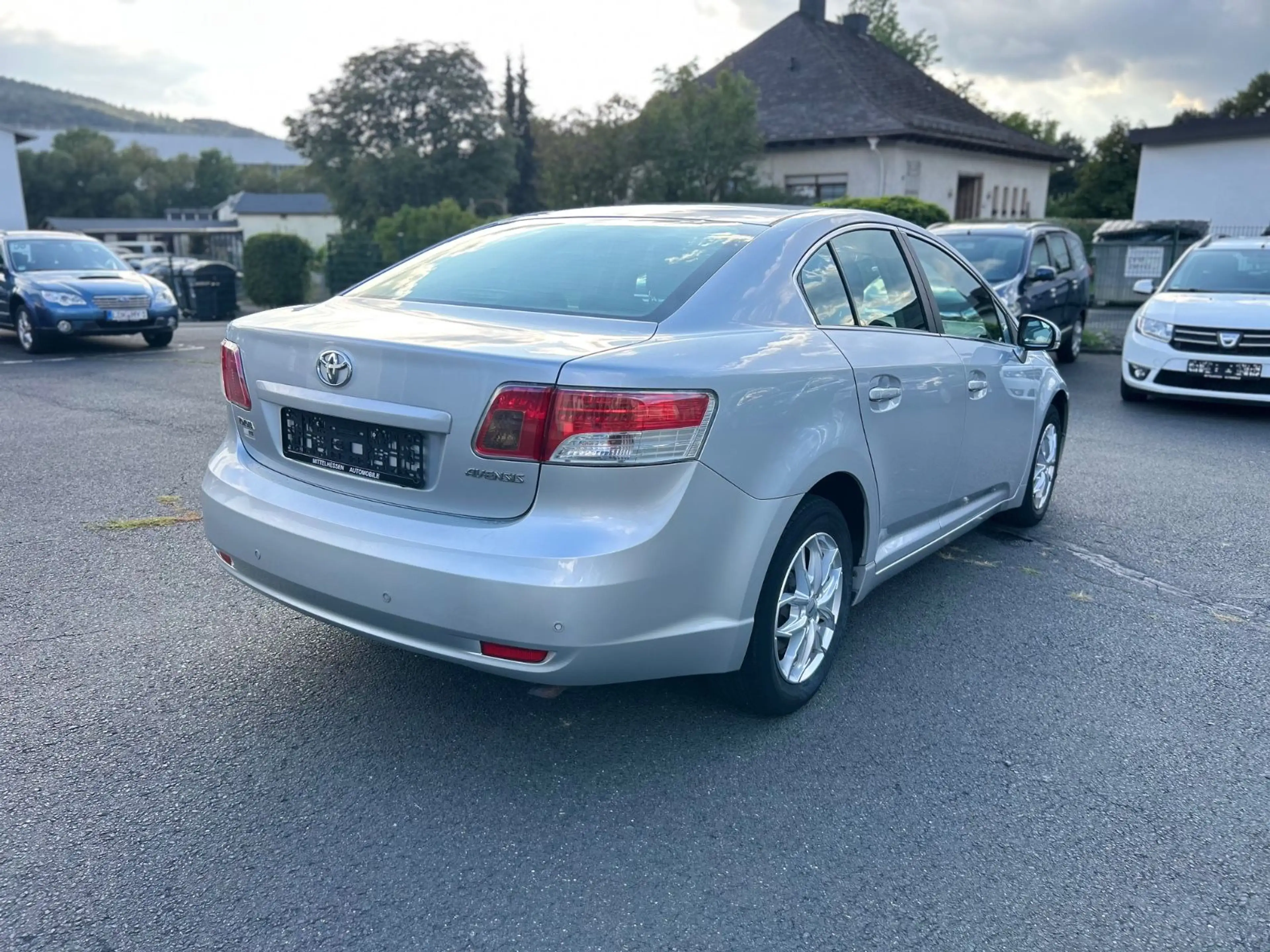 Toyota Avensis Limo. 1.8 2.HAND/AUTOMATIK/SHZG/TÜV NEU — photo 3