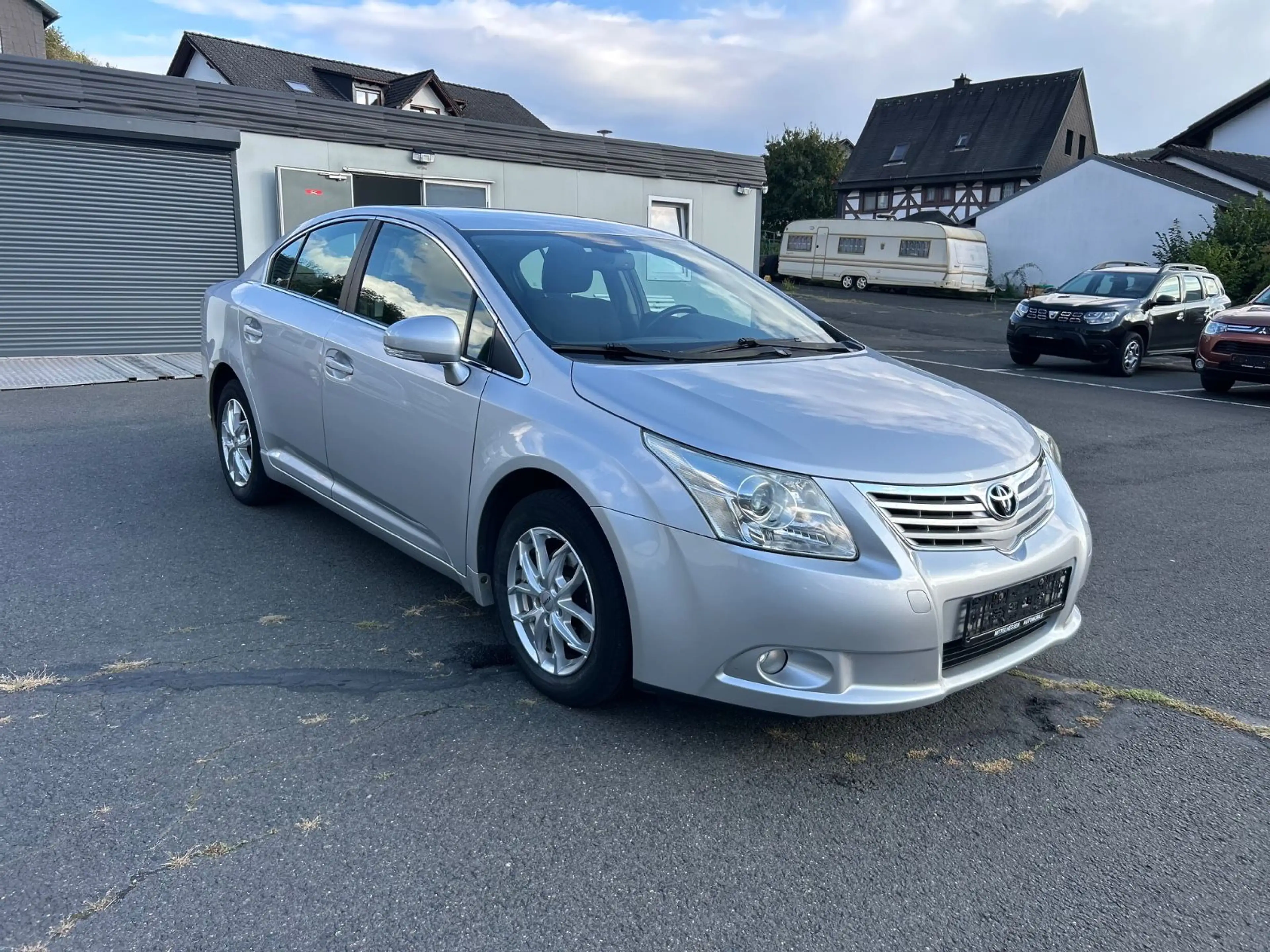 Toyota Avensis Limo. 1.8 2.HAND/AUTOMATIK/SHZG/TÜV NEU — photo 2