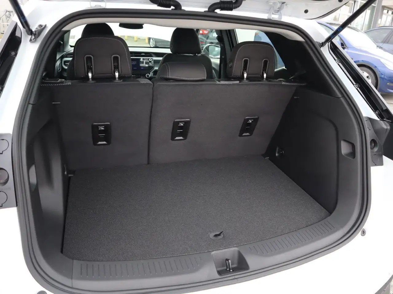 Chevrolet Bolt снимка Chevrolet Bolt