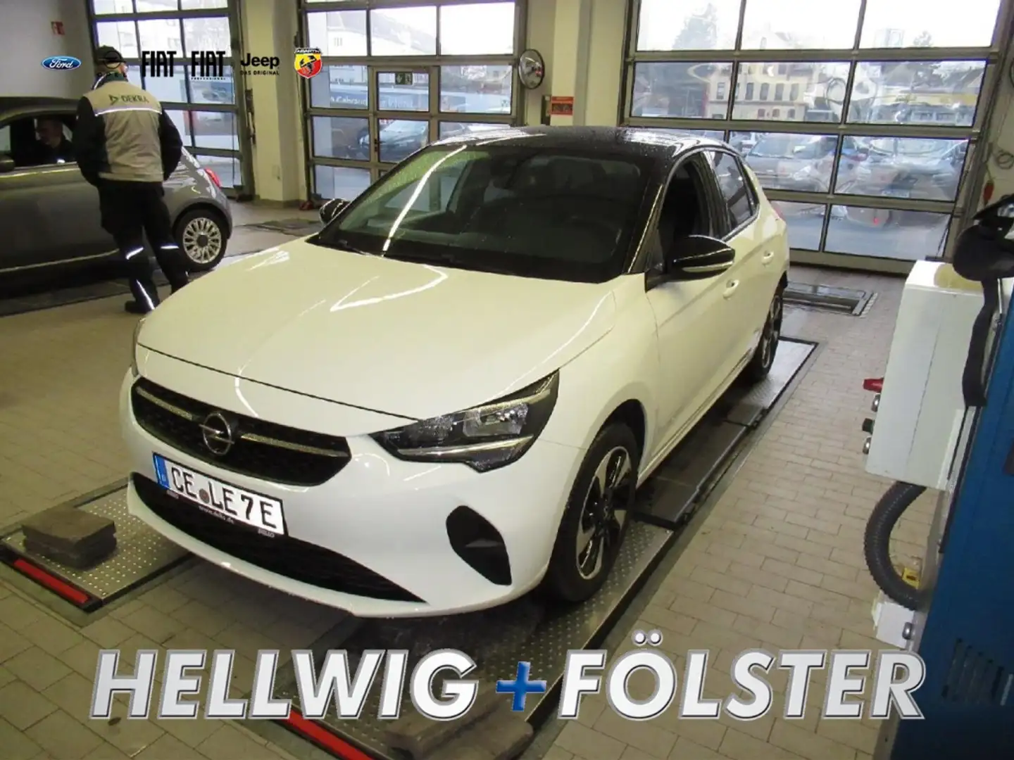 Opel Corsa-e F Edition 7,4kw Charger Keyless LED Blanc - 1