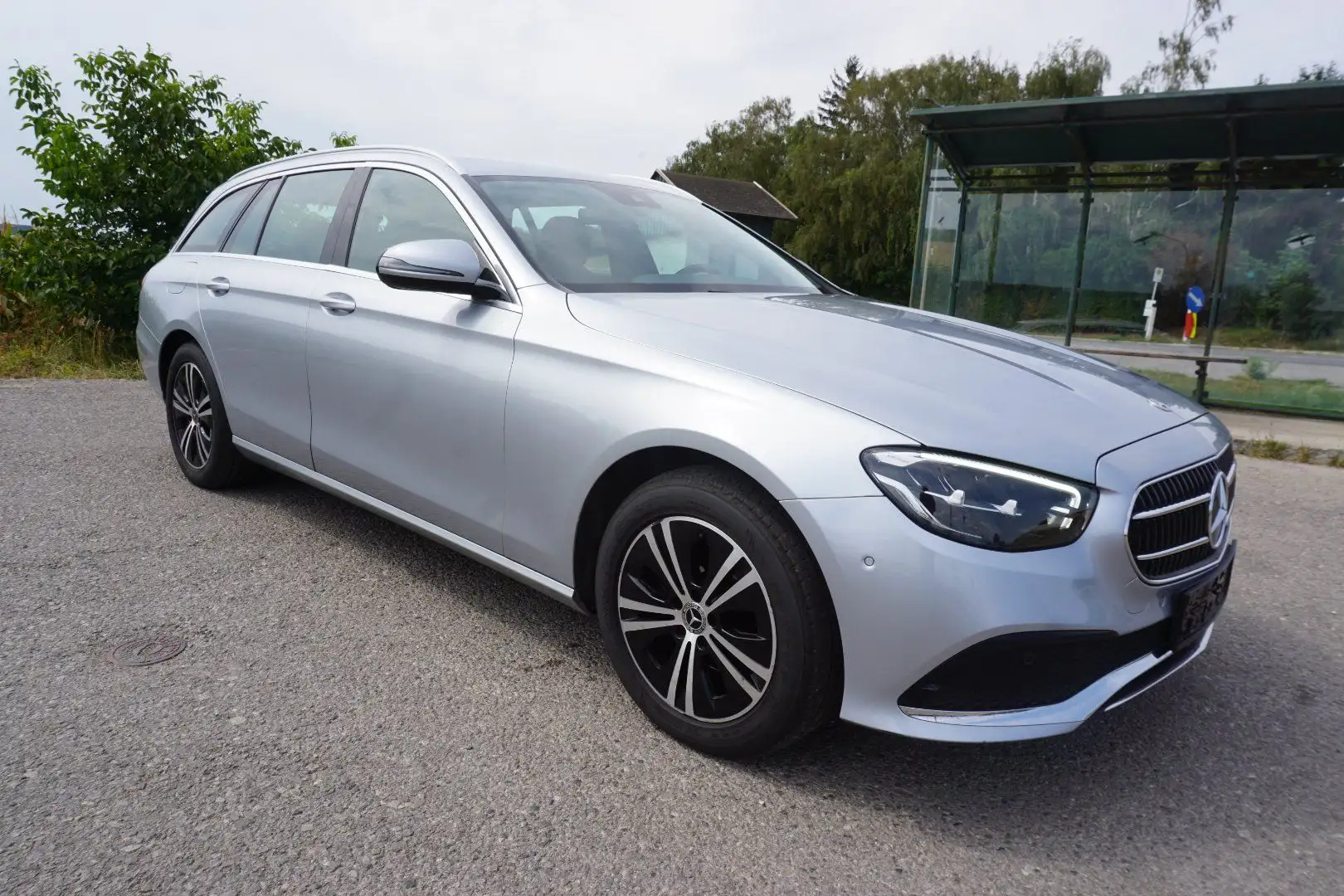 Mercedes-Benz E 220 E-Klasse E 220 d Avantgarde Silber - 2