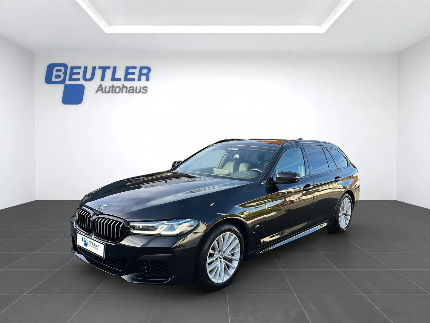 BMW 530 Touring M Sport Laser Head-Up Pano DA+ Schwarz - 1
