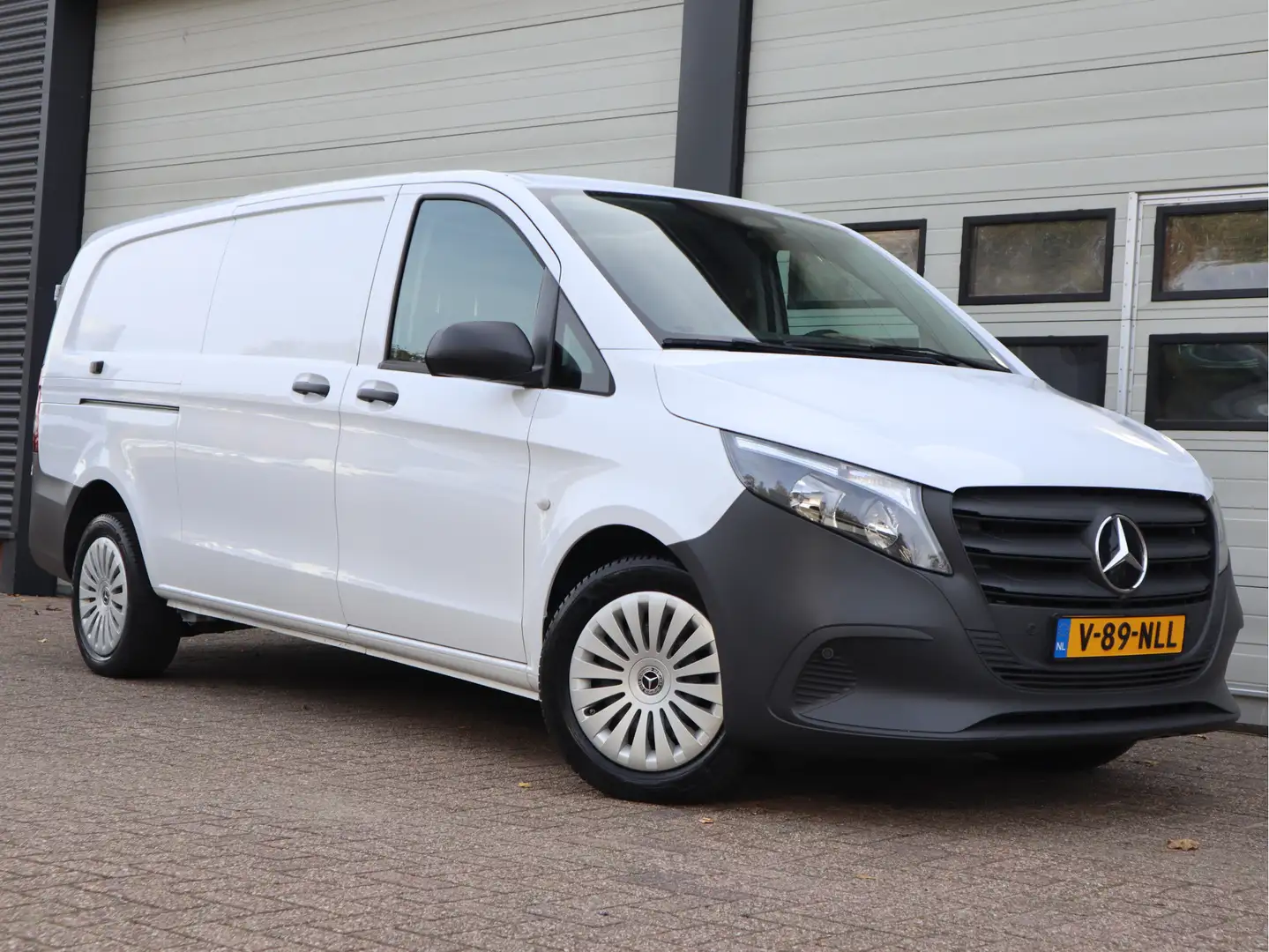 Mercedes-Benz Vito 116 CDI Euro 6 Automaat L3 Extra Lang - MBUX - Cru Weiß - 2