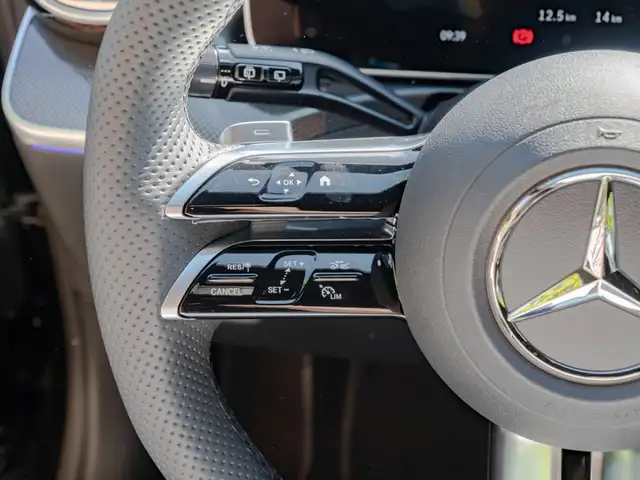 Mercedes-Benz C-Class view 16