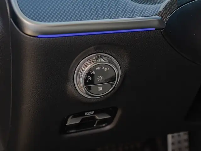 Mercedes-Benz C-Class view 13