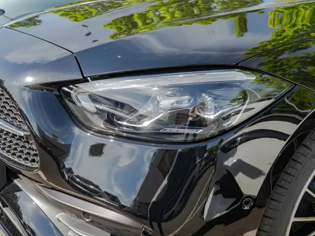 Mercedes-Benz C-Class view 25