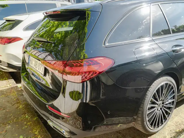 Mercedes-Benz C-Class view 6