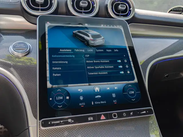 Mercedes-Benz C-Class view 23