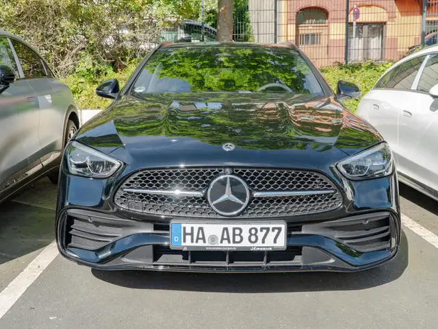 Mercedes-Benz C-Class view 3