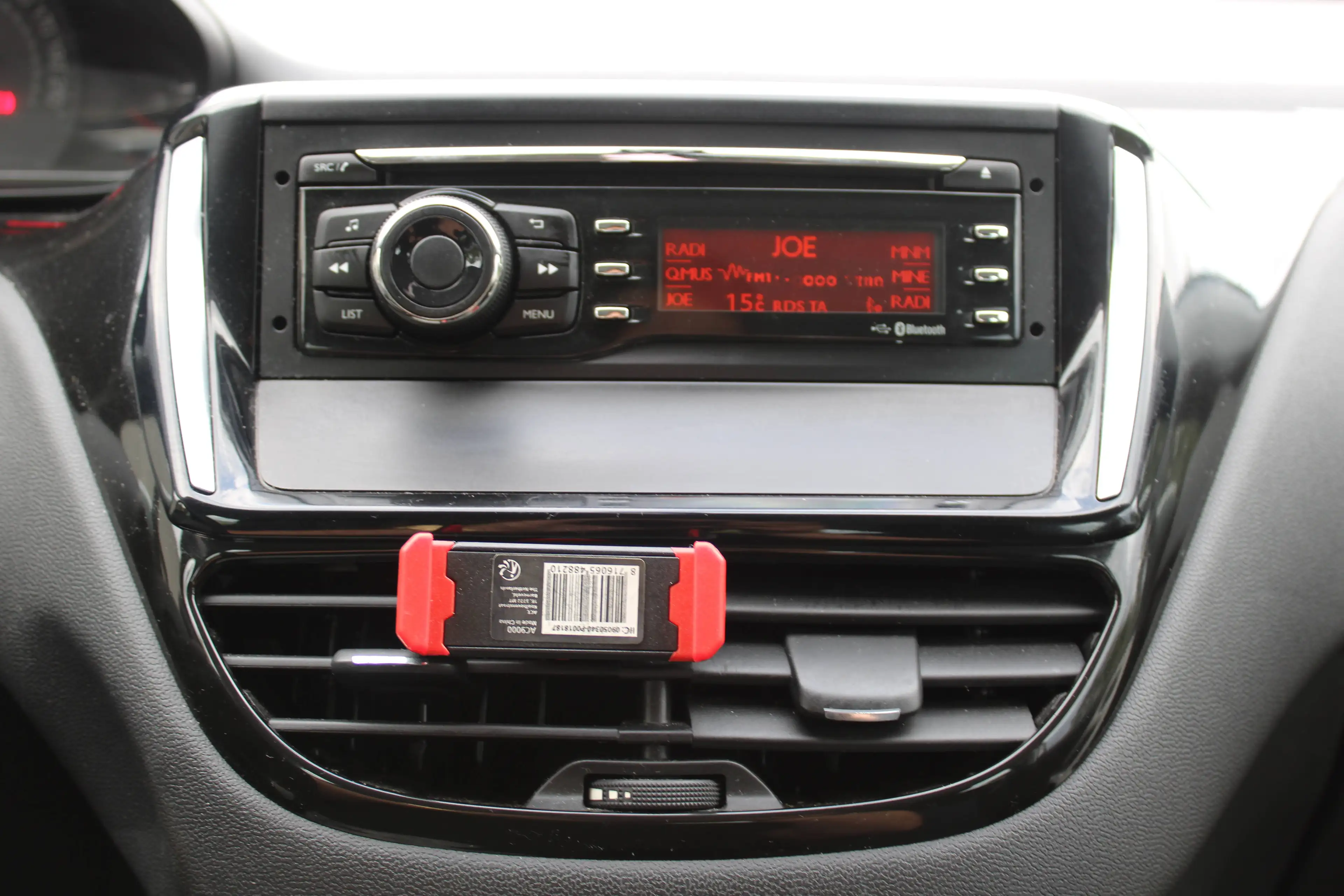 Peugeot 208 208 1.0i Like — photo 11