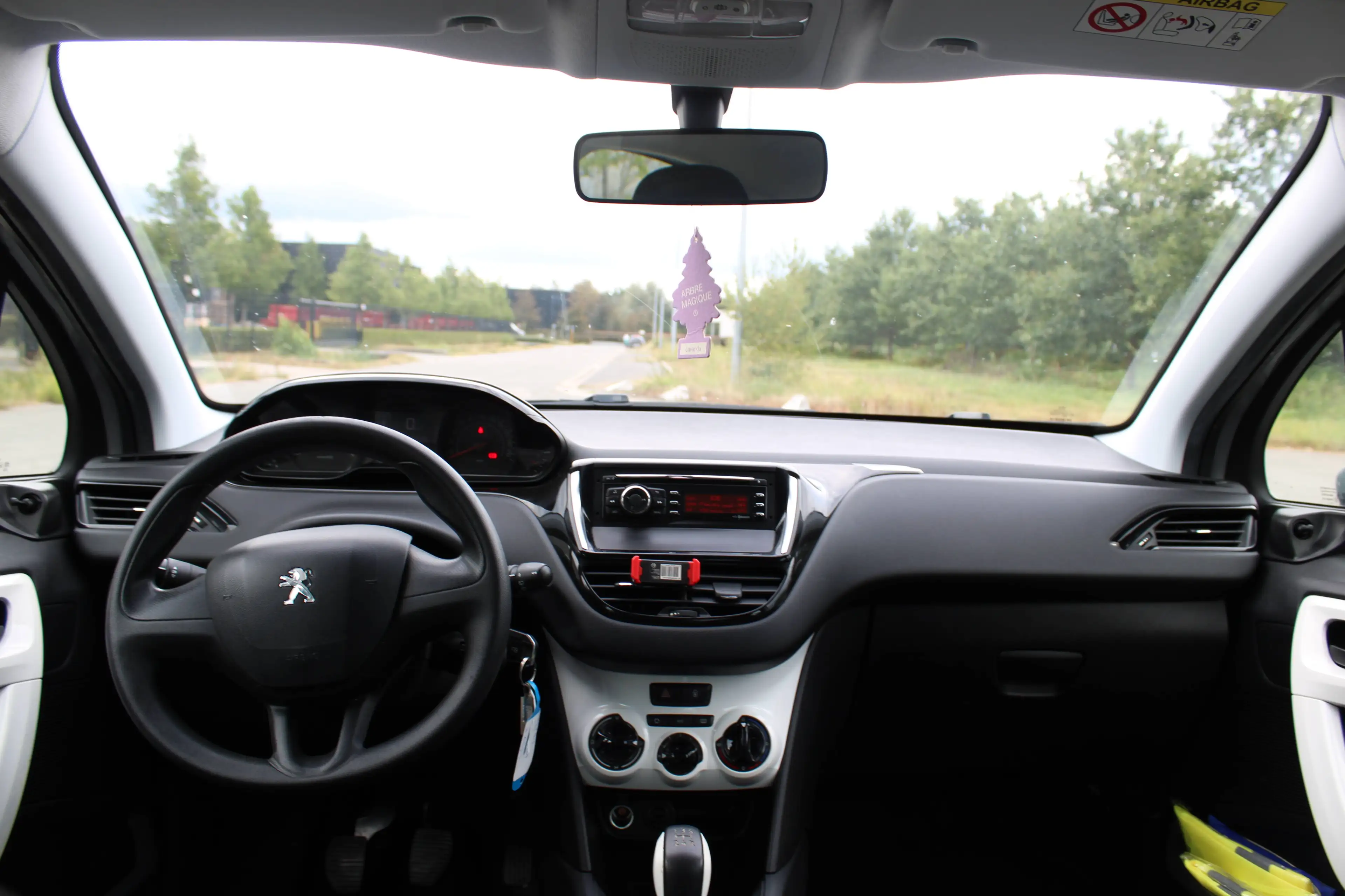 Peugeot 208 208 1.0i Like — photo 8
