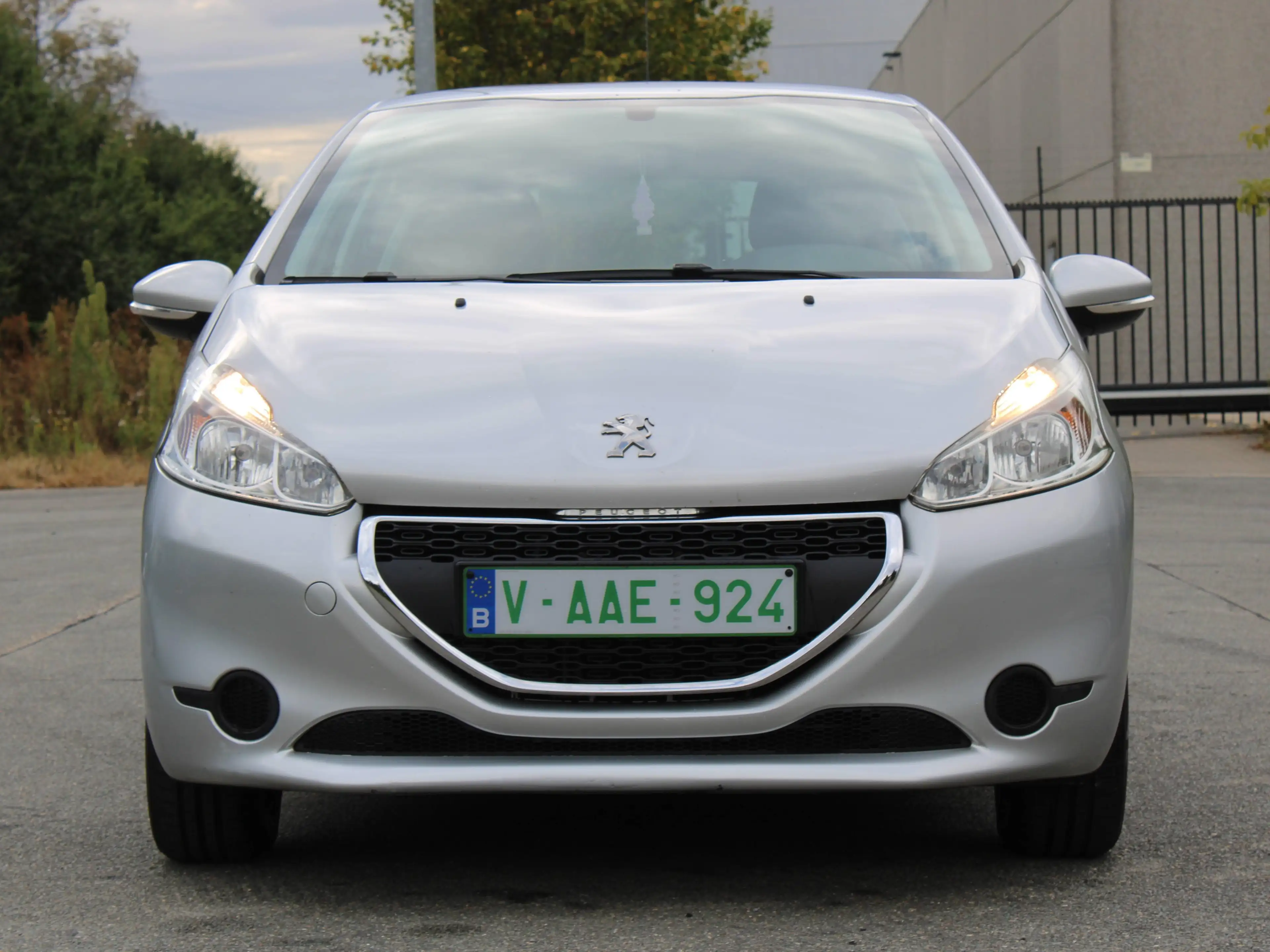 Peugeot 208 208 1.0i Like — photo 2