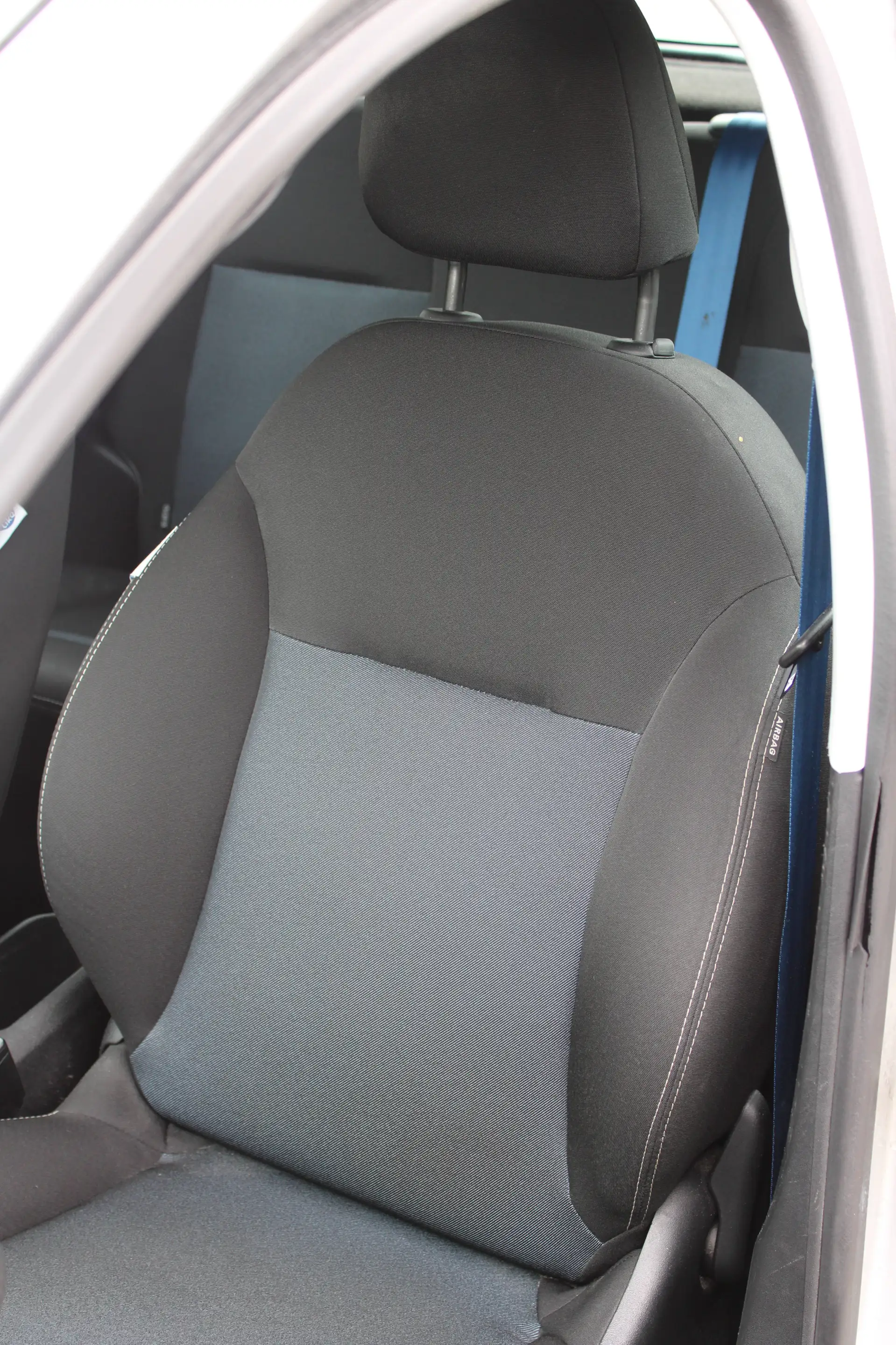 Peugeot 208 208 1.0i Like — photo 7
