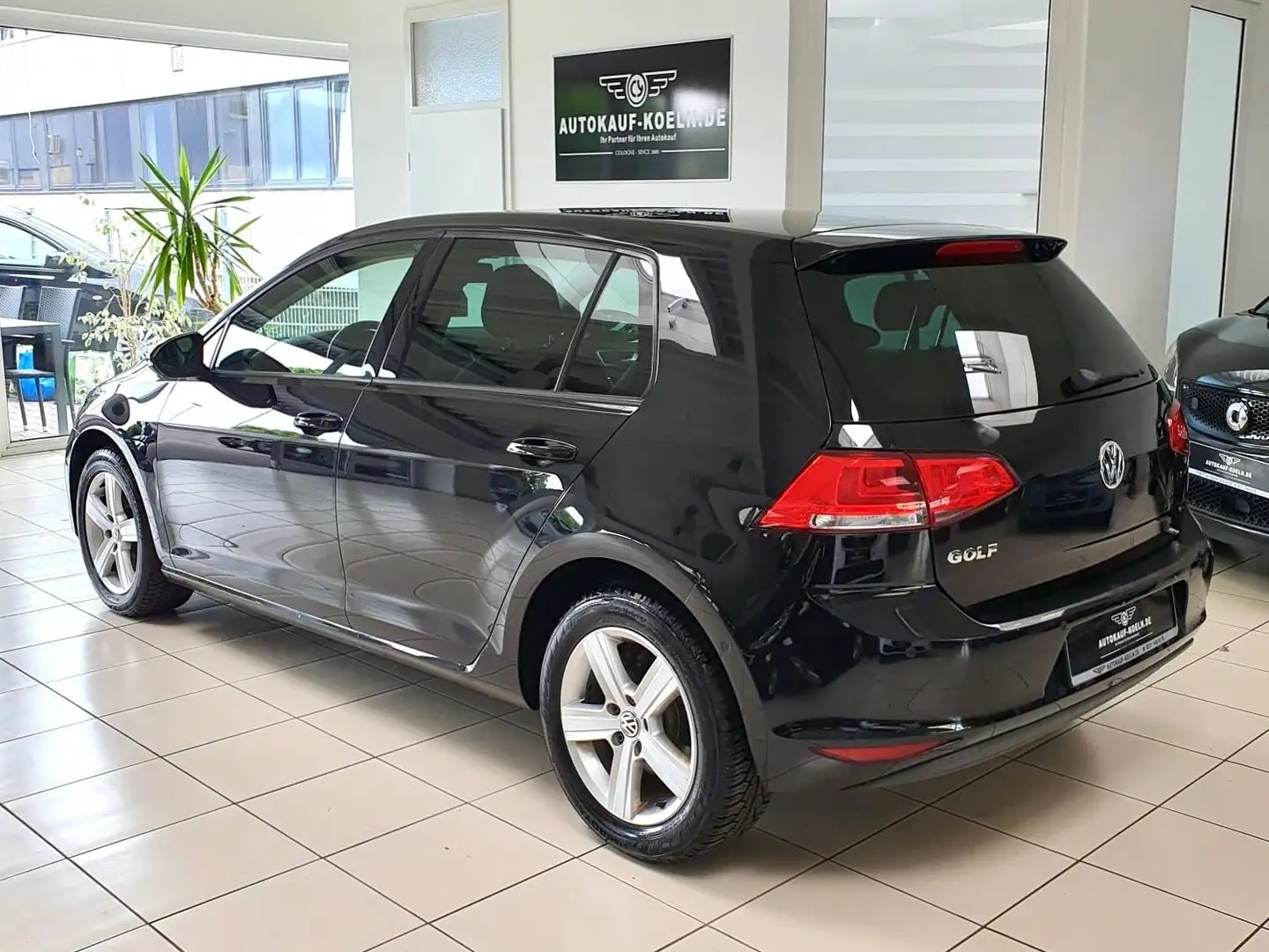 Volkswagen Golf VII 1,2 Comfortline BMT/Klima/Alus Schwarz - 2