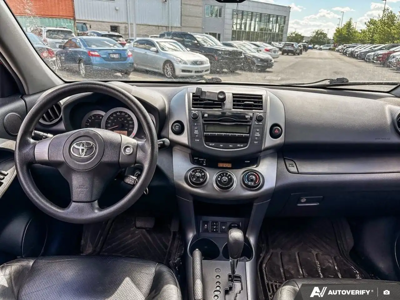 Toyota RAV 4 снимка Toyota RAV 4