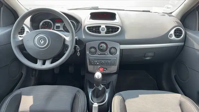 Renault Clio view 11