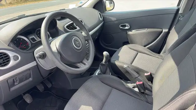 Renault Clio view 8