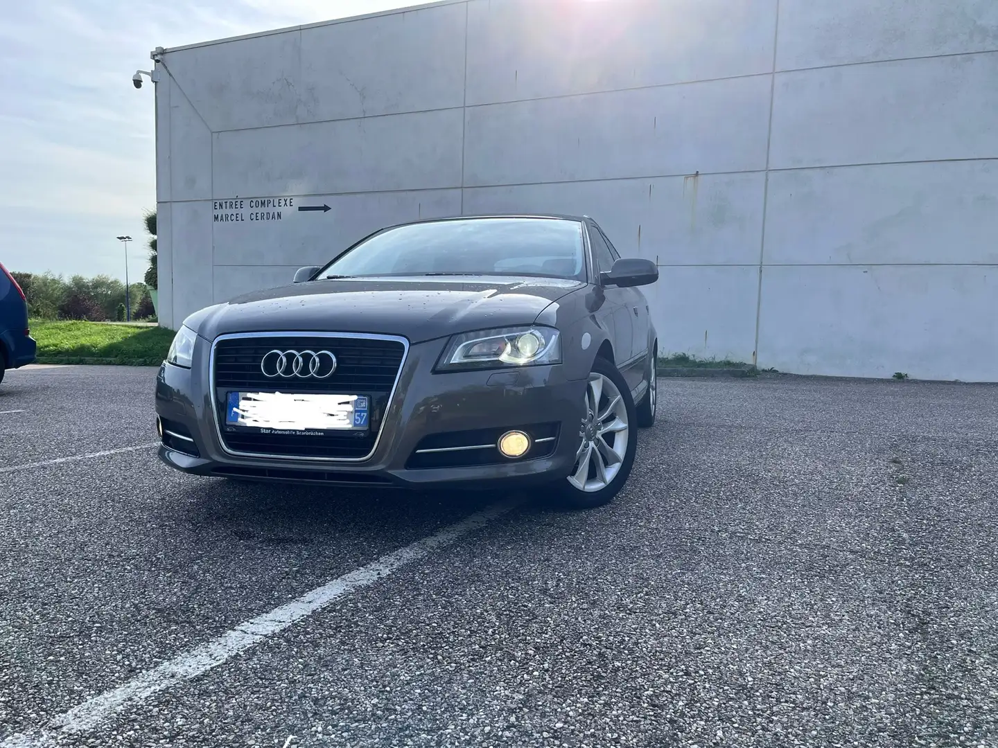 Audi A3 Sportback 1.6 TDI 105 DPF Ambiente Brun - 1