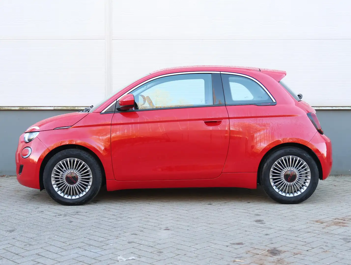 Fiat 500e Red 24kWh | 1ste eigenaar | Camera | Climate | App Rood - 2