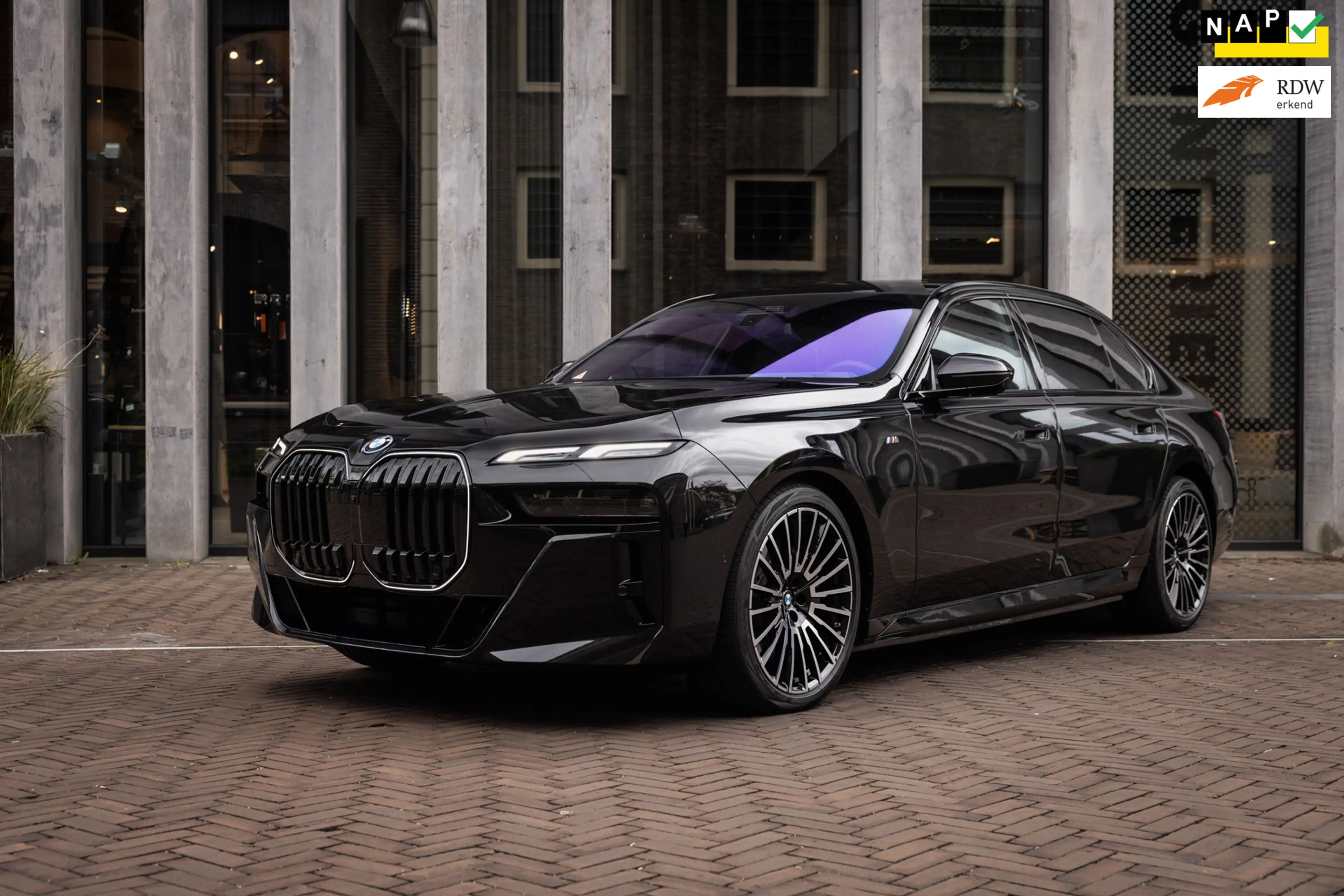 BMW i7 eDrive50 106kWh M Sport (455pk) Lage KM - Fabrieks