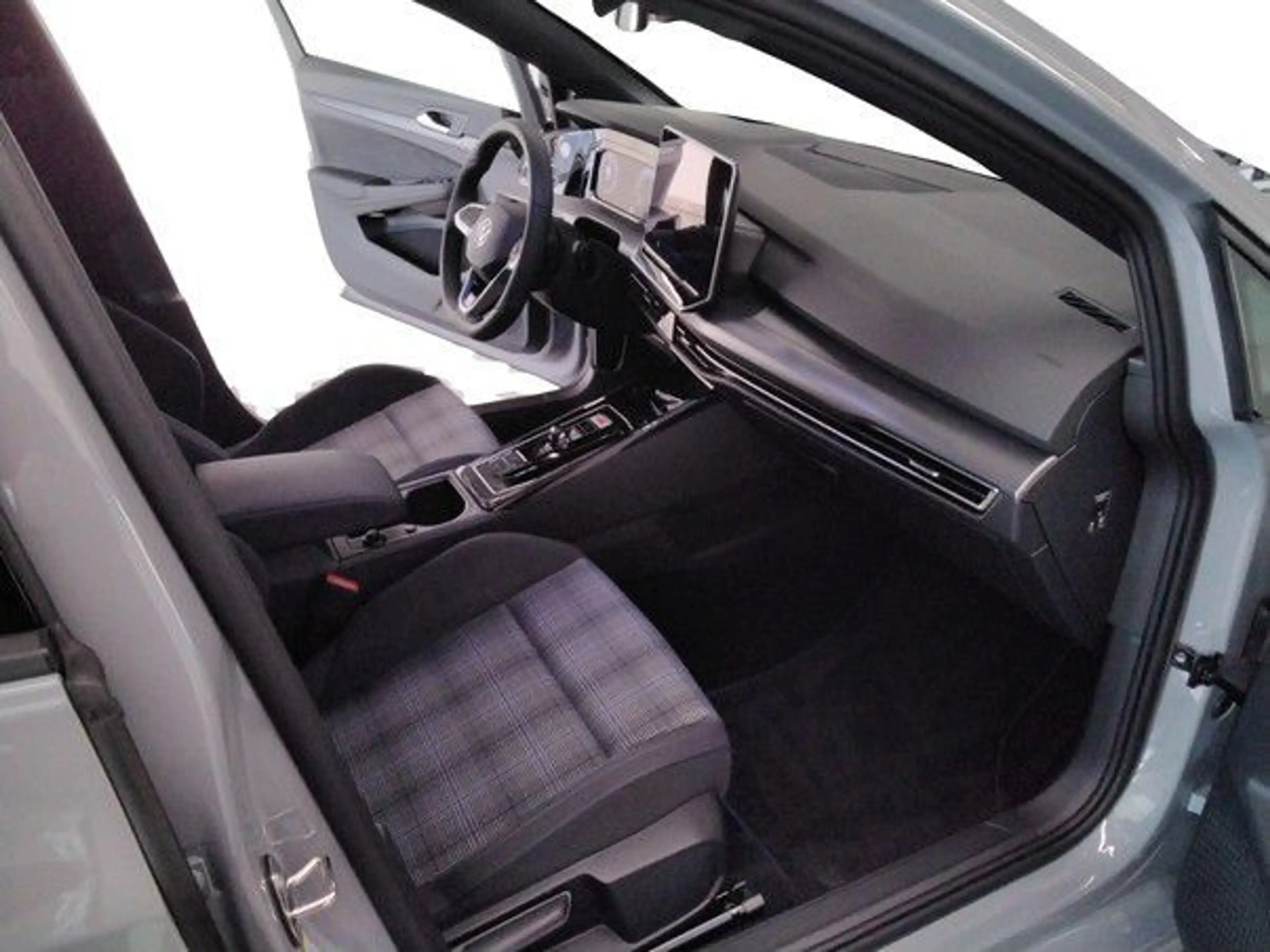 Volkswagen Golf GTE Golf VIII GTE 1.5 TSI DSG eHybrid | PANO | AHK | — photo 4