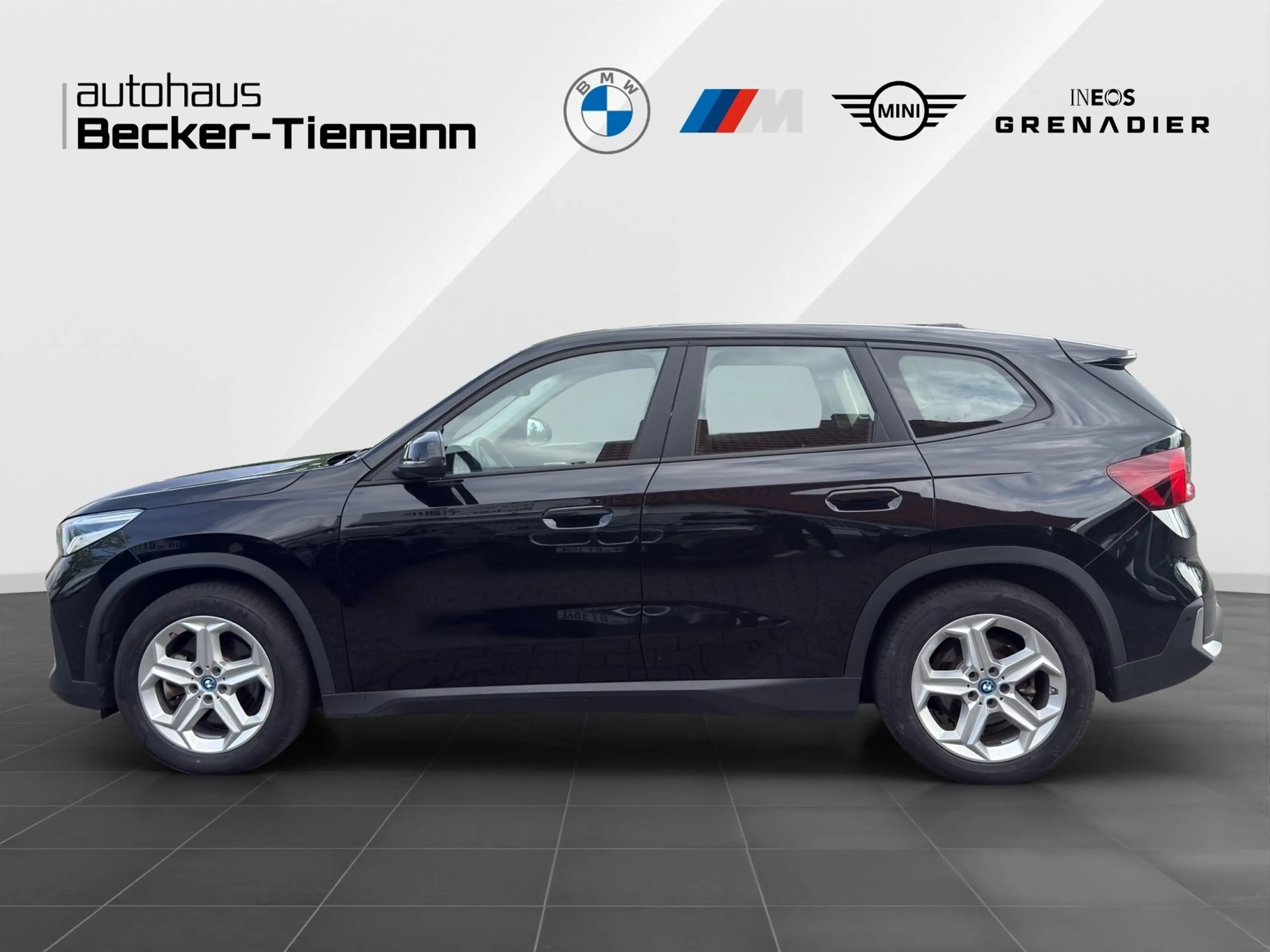BMW iX 1 xDrive30 *AHK*ADPT FAHRW*KAMERA*WIDESCREEN*WÄRME — photo 3