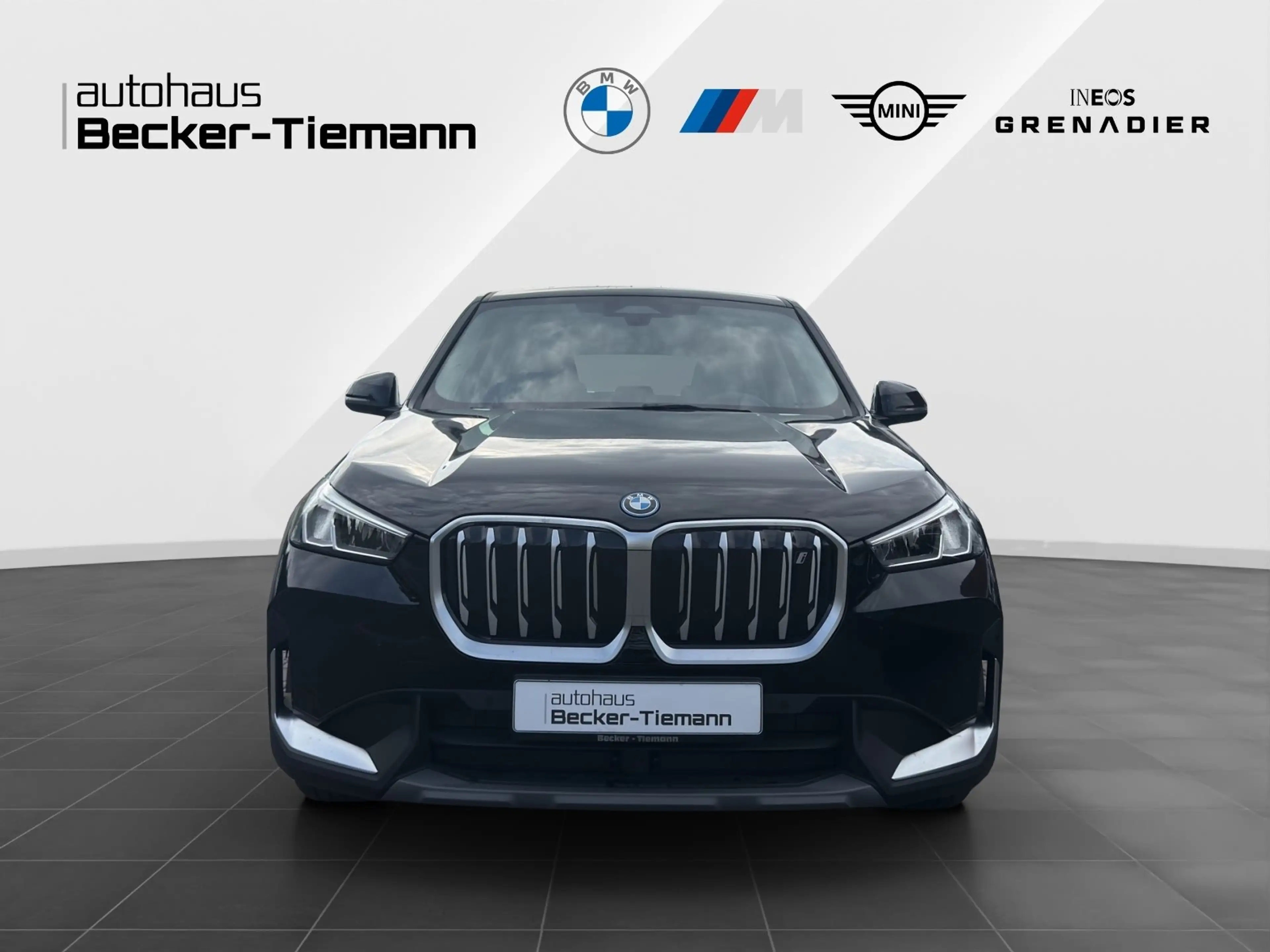 BMW iX 1 xDrive30 *AHK*ADPT FAHRW*KAMERA*WIDESCREEN*WÄRME — photo 2
