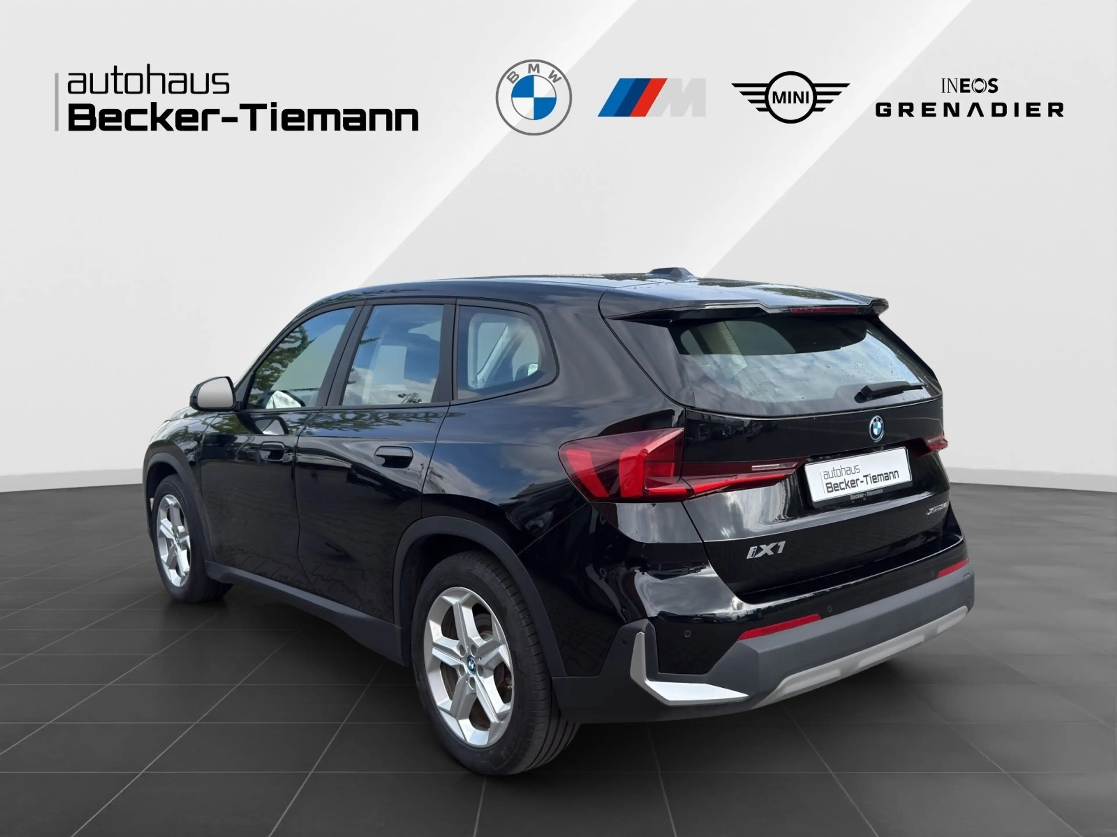 BMW iX 1 xDrive30 *AHK*ADPT FAHRW*KAMERA*WIDESCREEN*WÄRME — photo 4