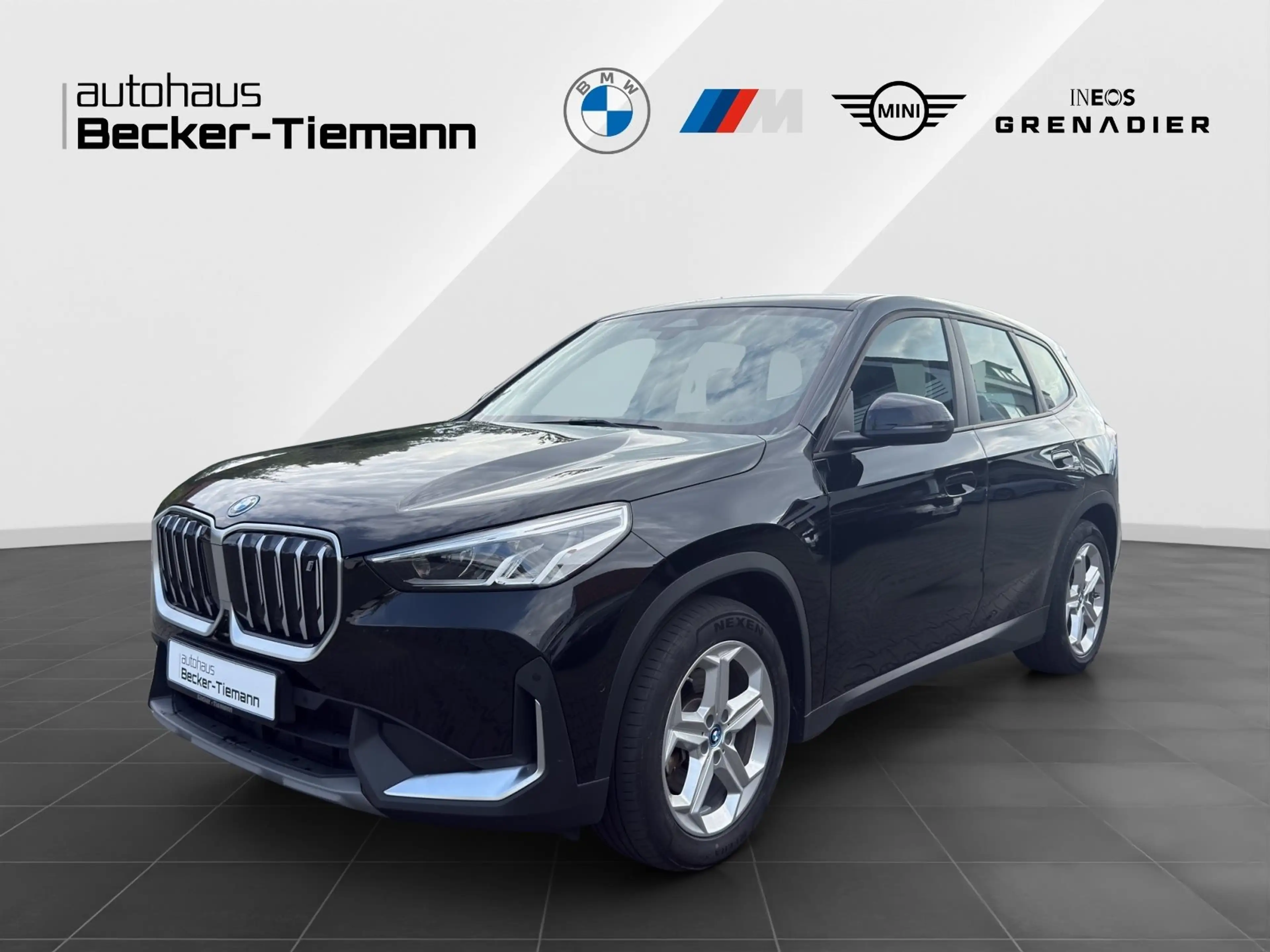 BMW iX 1 xDrive30 *AHK*ADPT FAHRW*KAMERA*WIDESCREEN*WÄRME