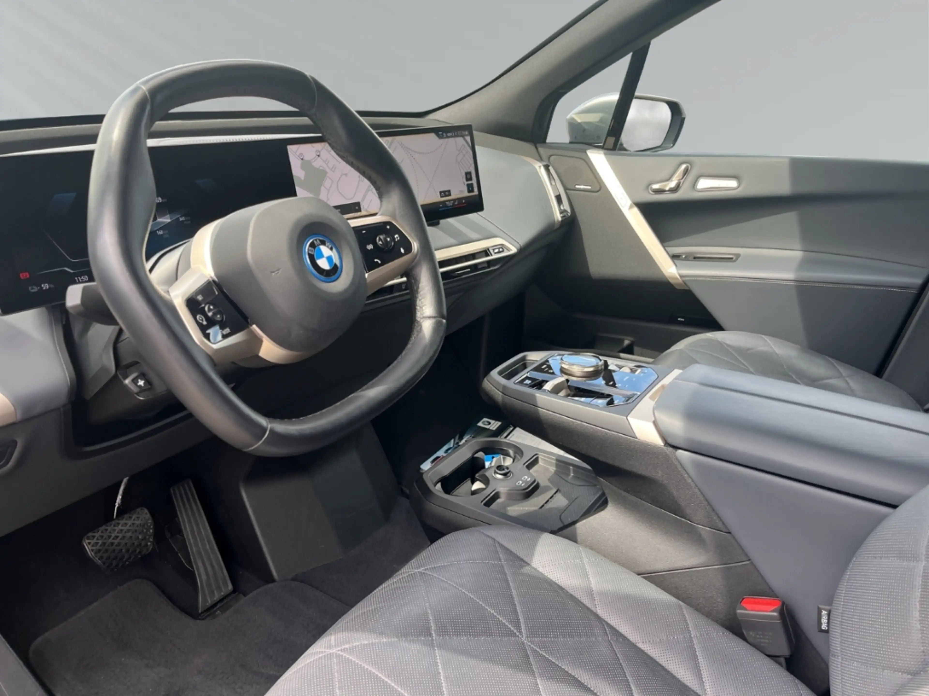BMW iX xDrive50 Sport/Laser/HUD/AHK/Navigation/Leder — photo 4